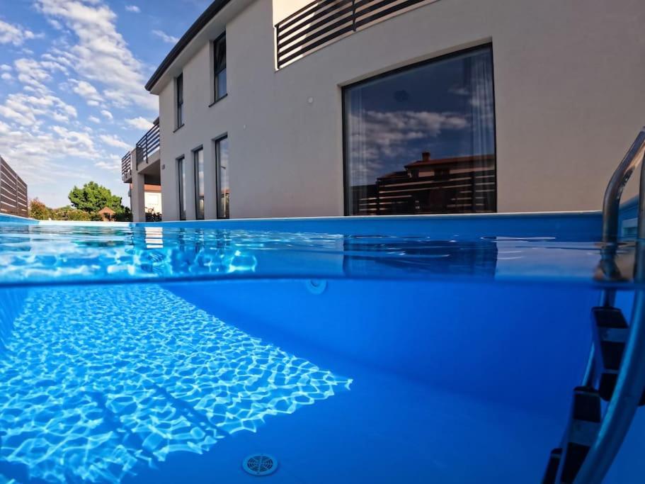 Marcante - Designer, Romantic Pool View Suite Πόρετς Εξωτερικό φωτογραφία