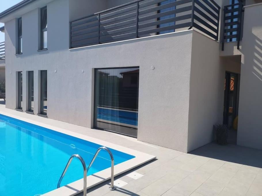 Marcante - Designer, Romantic Pool View Suite Πόρετς Εξωτερικό φωτογραφία